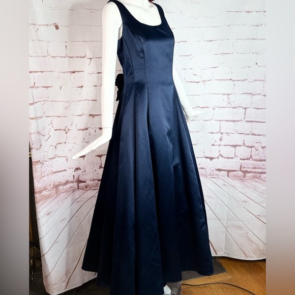 JESSICA McCLINTOCK Navy Satin Floor Length Gown Size 10 Satin Roses Formal Dress - Picture 4 of 16